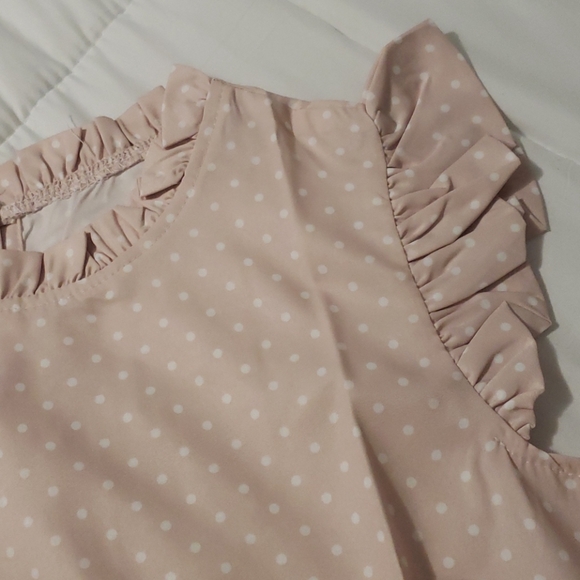 ♥️New Boutique polka dot ruffle top - Picture 6 of 7